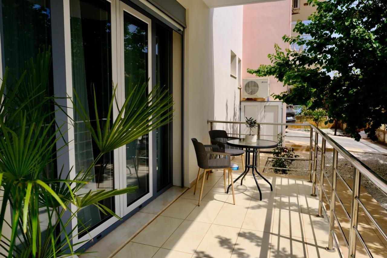 Chania Sweet Ground-Floor Apt Bagian luar foto