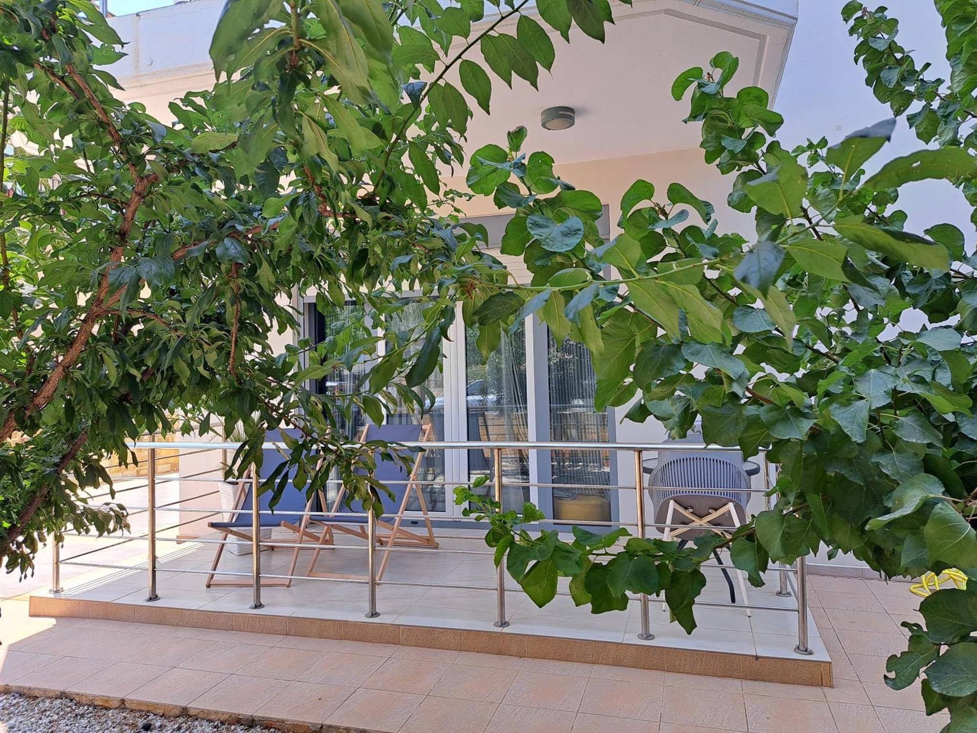 Chania Sweet Ground-Floor Apt Bagian luar foto